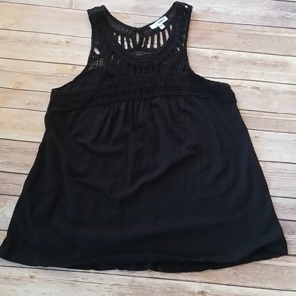 Crochet detail tank